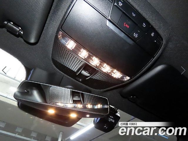 Mercedes-Benz E-Class 2019 — photo 16