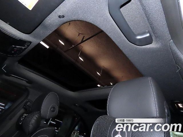 Mercedes-Benz E-Class 2019 — photo 17