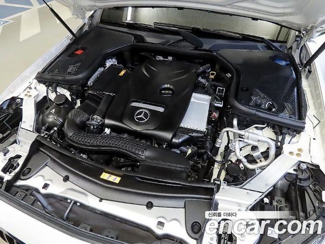 Mercedes-Benz E-Class 2019 — photo 19