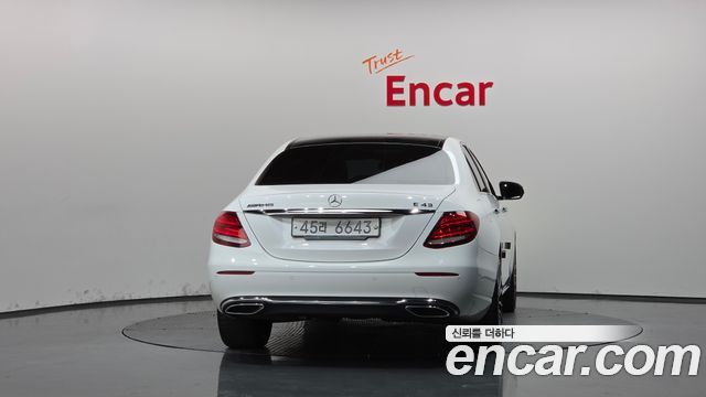 Mercedes-Benz E-Class 2019 — photo 4