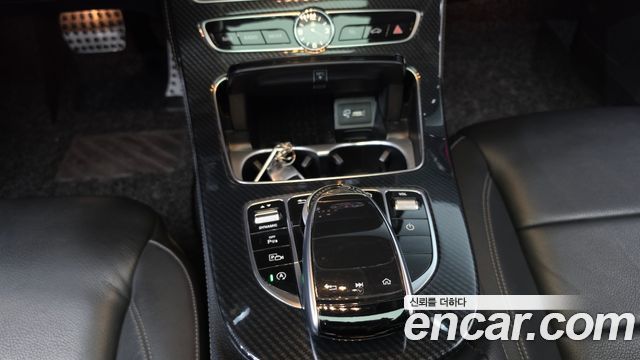 Mercedes-Benz E-Class 2019 — photo 12