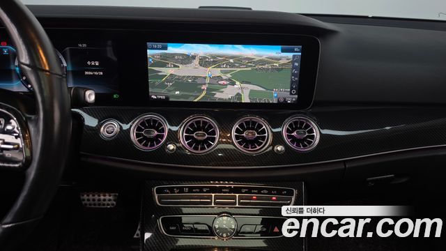Mercedes-Benz E-Class 2019 — photo 18