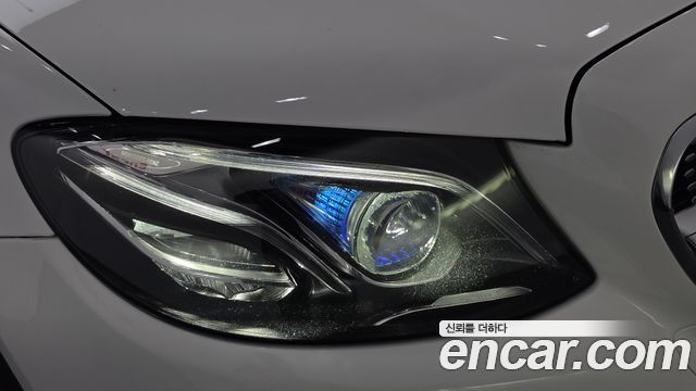 Mercedes-Benz E-Class 2019 — photo 8