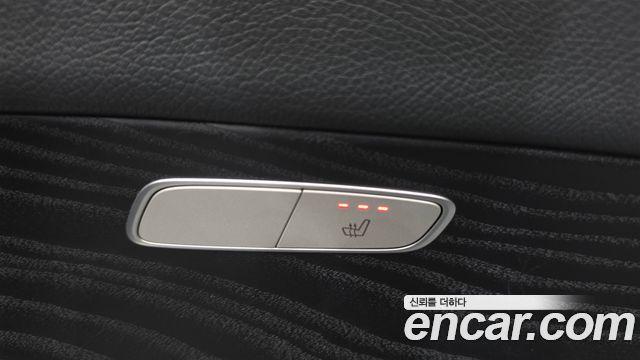 Mercedes-Benz E-Class 2019 — photo 34