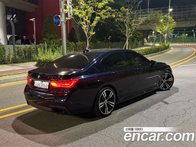 BMW 7-Series 2018 — photo 9