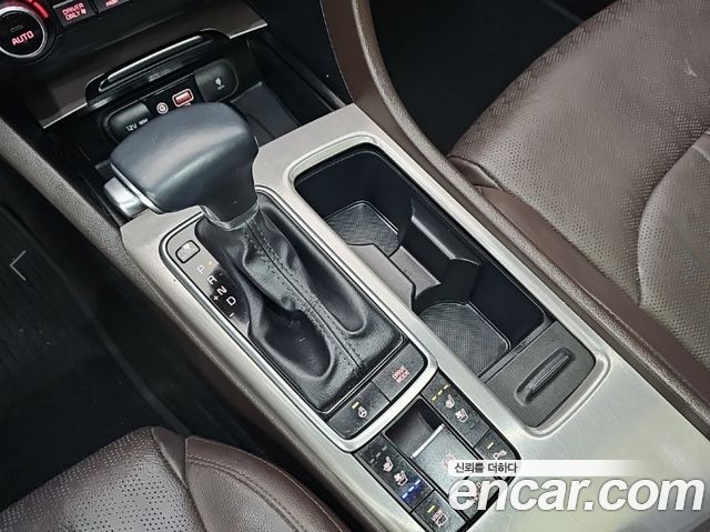 Kia K5 2019 — photo 8