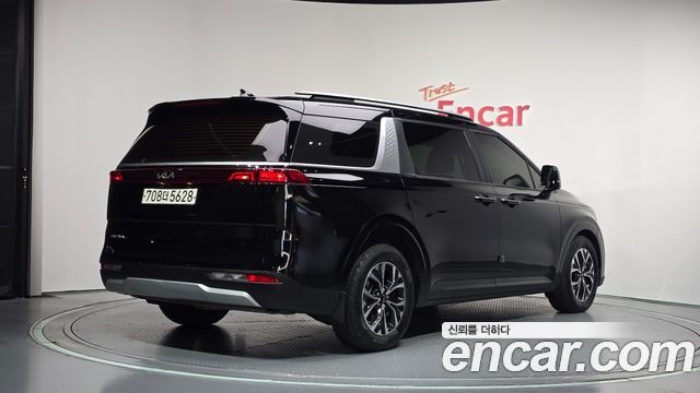 Kia Canival 2022 — photo 2