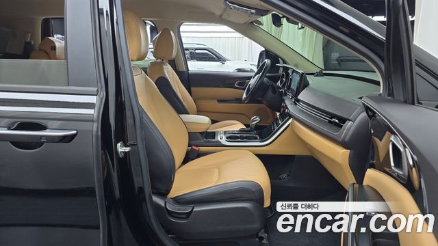 Kia Canival 2022 — photo 17