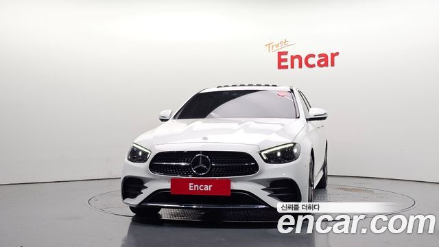 Mercedes-Benz E-Class 2023 — photo 3