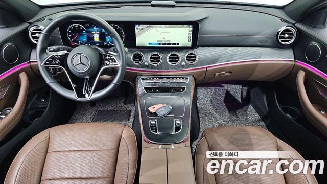 Mercedes-Benz E-Class 2023 — photo 10