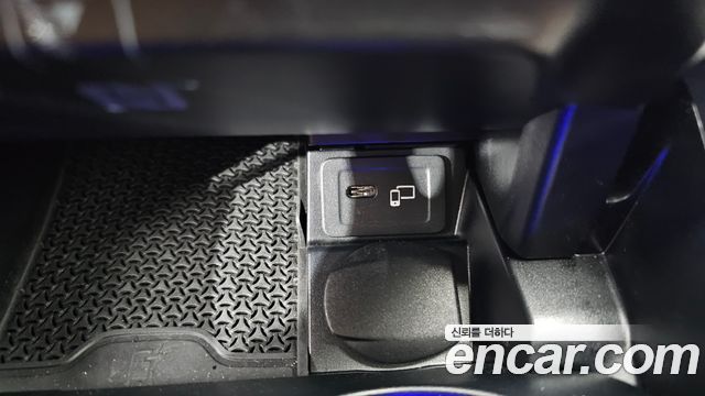 Mercedes-Benz E-Class 2023 — photo 19