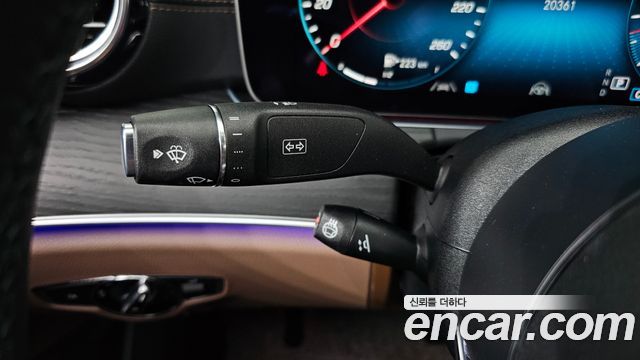 Mercedes-Benz E-Class 2023 — photo 26