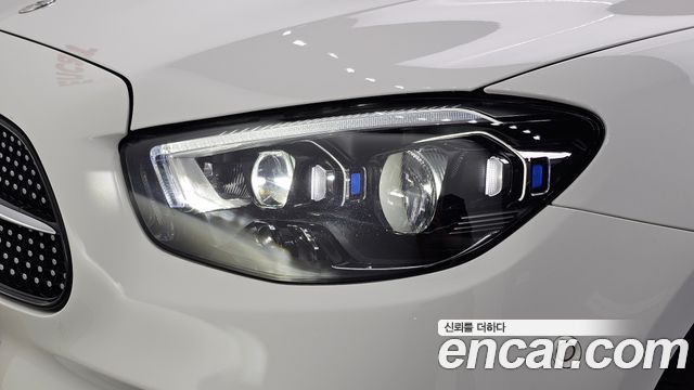 Mercedes-Benz E-Class 2023 — photo 8