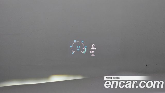 Mercedes-Benz E-Class 2023 — photo 32