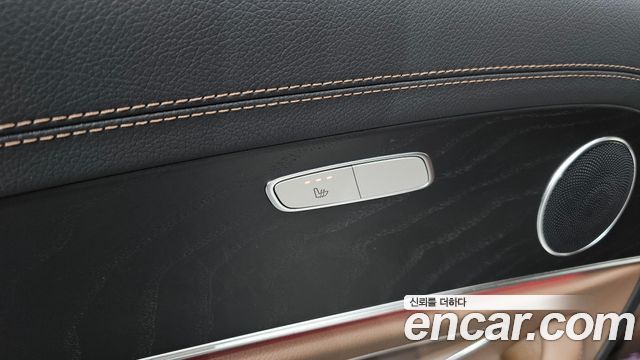 Mercedes-Benz E-Class 2023 — photo 34