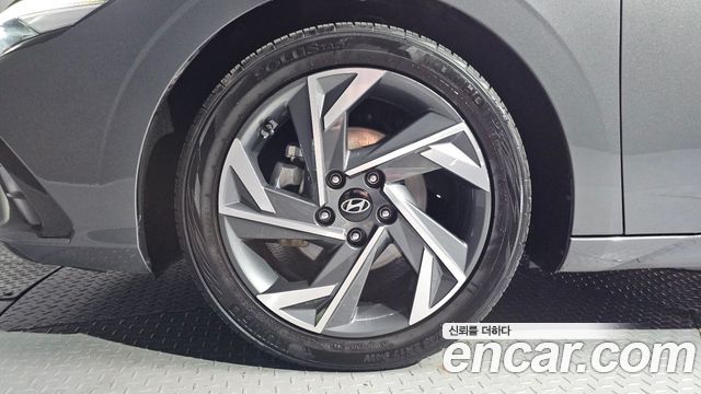 Hyundai AVANTE 2024 — photo 5