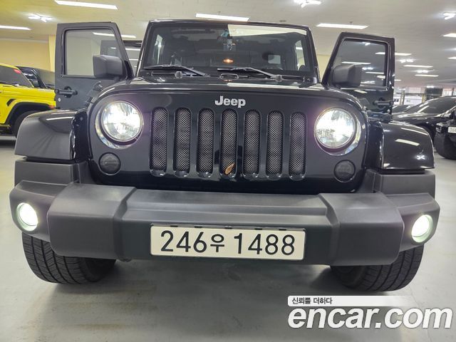 Jeep Wrangler 2013 — photo 16