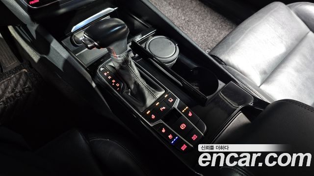 Kia K7 2016 — photo 9