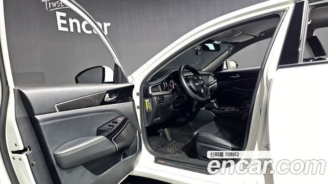 Kia K7 2016 — photo 10