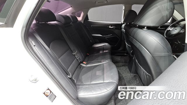 Kia K7 2016 — photo 12