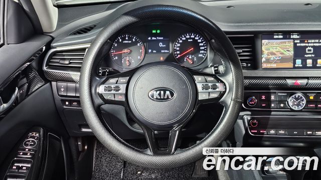 Kia K7 2016 — photo 13