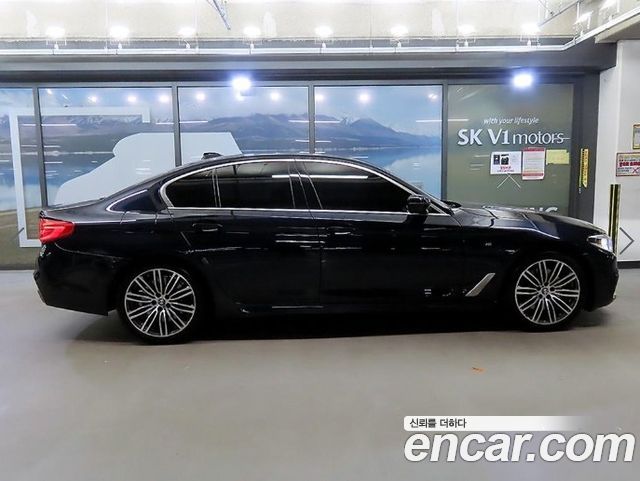 BMW 5-Series 2020 — photo 3