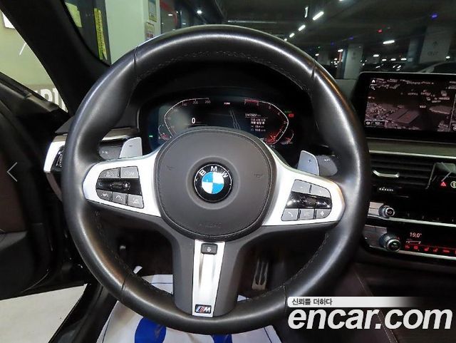 BMW 5-Series 2020 — photo 8