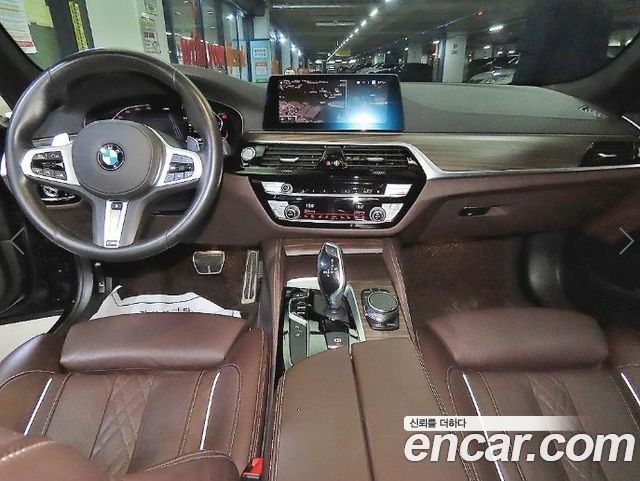 BMW 5-Series 2020 — photo 10
