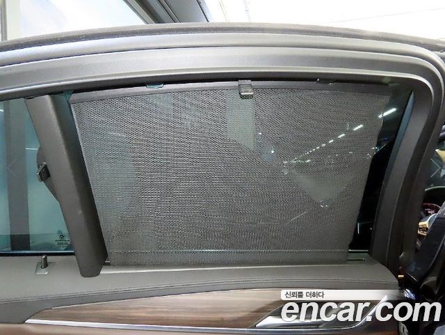 BMW 5-Series 2020 — photo 13
