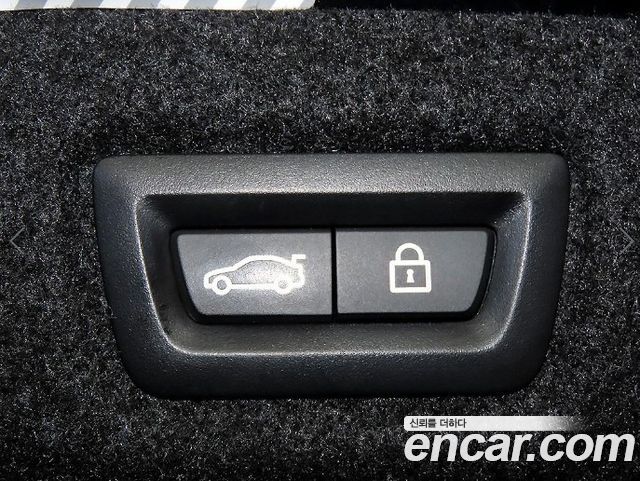 BMW 5-Series 2020 — photo 17