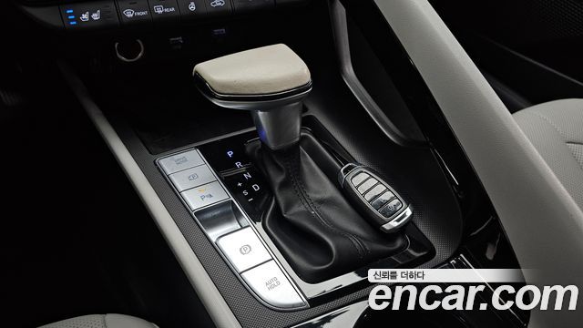 Hyundai AVANTE 2021 — photo 12