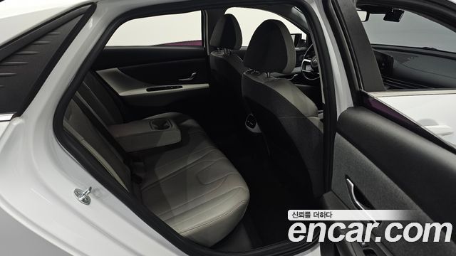 Hyundai AVANTE 2021 — photo 16