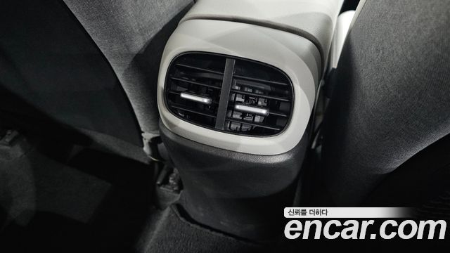 Hyundai AVANTE 2021 — photo 30