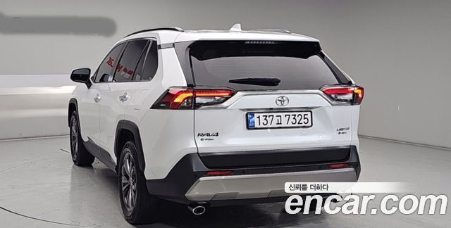 Toyota RAV4 2025 — photo 2