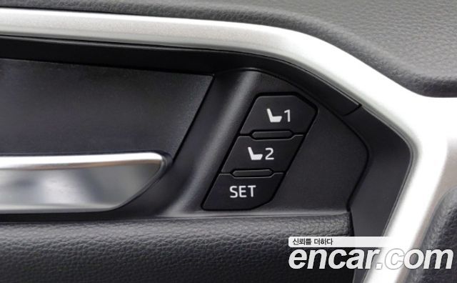 Toyota RAV4 2025 — photo 10