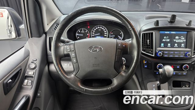 Hyundai Starex 2021 — photo 13