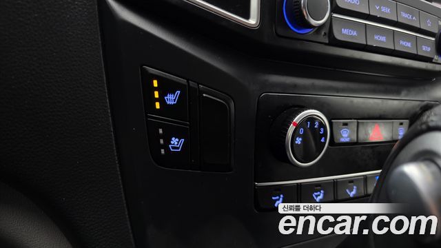 Hyundai Starex 2021 — photo 17