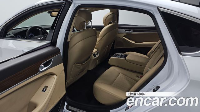 Hyundai Genesis 2015 — photo 18