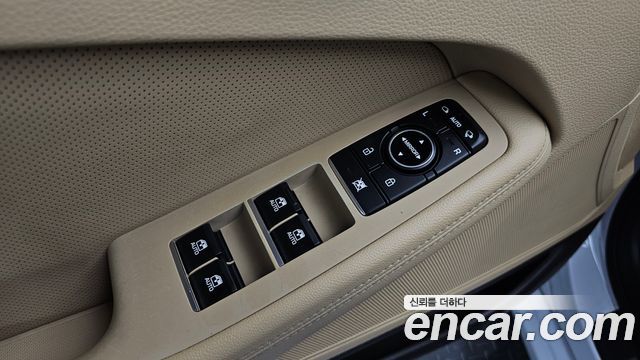 Hyundai Genesis 2015 — photo 22