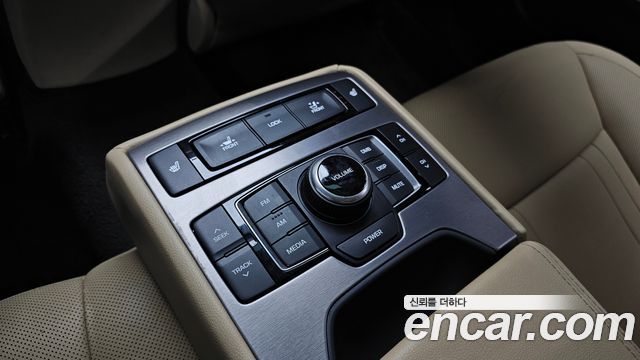Hyundai Genesis 2015 — photo 24