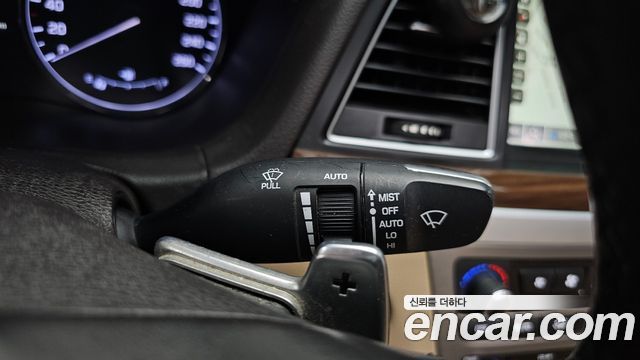 Hyundai Genesis 2015 — photo 28
