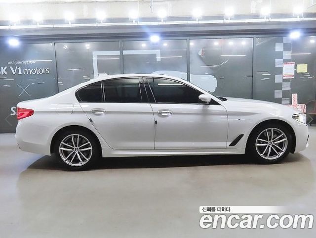 BMW 5-Series 2017 — photo 3