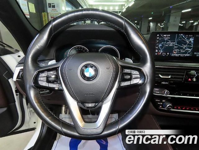 BMW 5-Series 2017 — photo 9