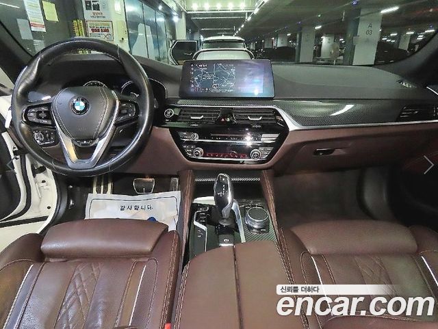 BMW 5-Series 2017 — photo 11