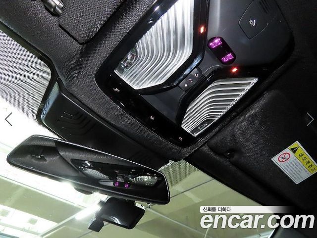 BMW 5-Series 2017 — photo 16