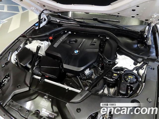 BMW 5-Series 2017 — photo 20