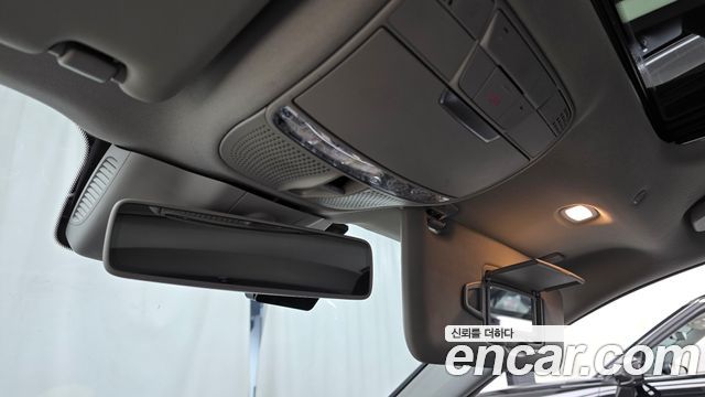 Mercedes-Benz E-Class 2019 — photo 27