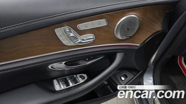 Mercedes-Benz E-Class 2019 — photo 29