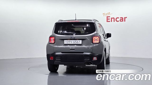 Jeep Renegade 2019 — photo 4