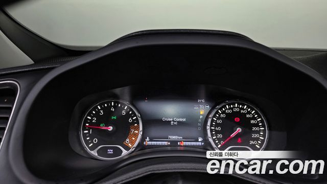 Jeep Renegade 2019 — photo 11